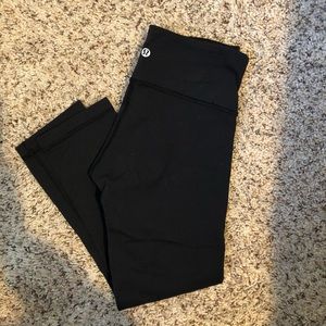 Cropped lululemon wunder under leggings